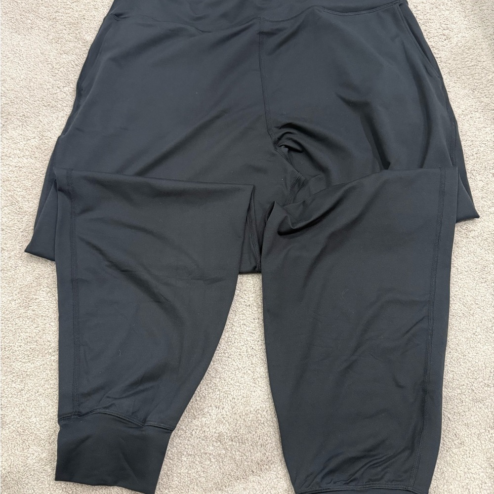 NWT Outdoor Voices CloudKnit Joggers, Black size XXL